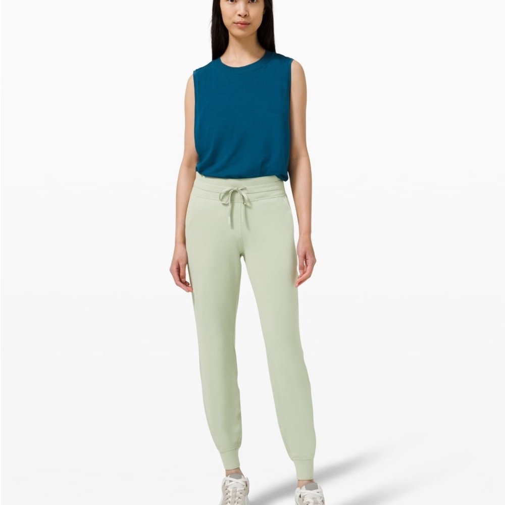 Lululemon Ready to Rulu joggers Sz 8